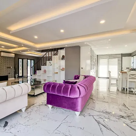 Ay, Fethiye Ciftlikte, 6 Yatak Odali, 14 Kisilik , Mustakil Havuzlu Luks Villa *