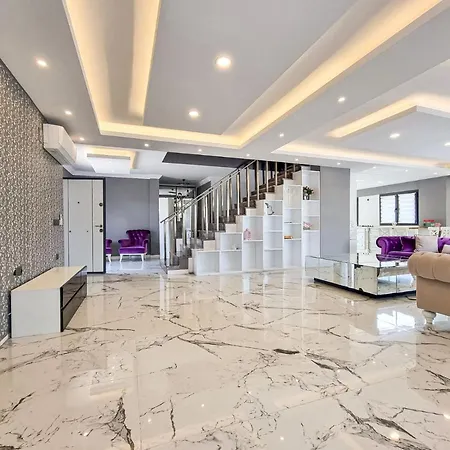 Ay, Fethiye Ciftlikte, 6 Yatak Odali, 14 Kisilik , Mustakil Havuzlu Luks Villa *